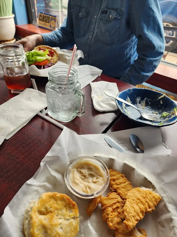 Twisted Biscuit & Gravy